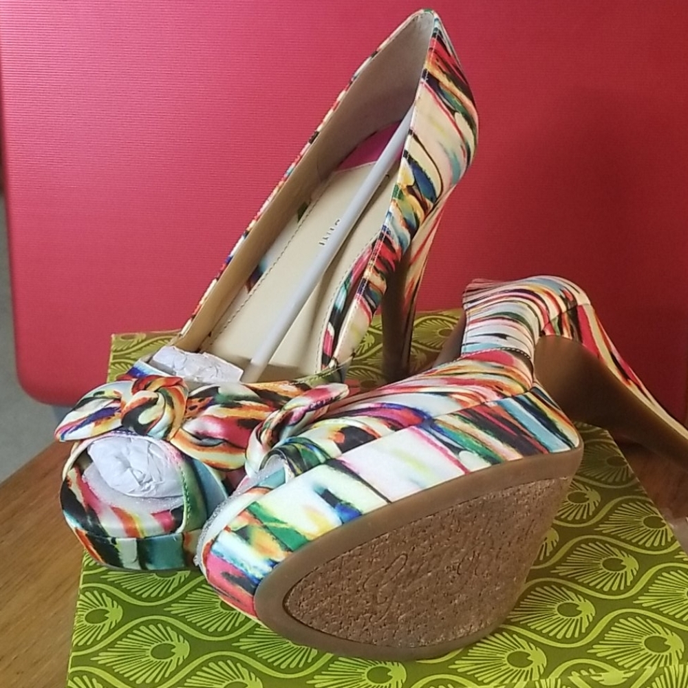 Gianni Bini peep toe pumps